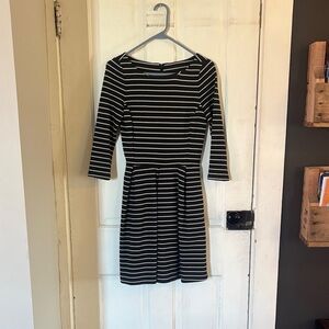 Banana Republic Black and White Long Sleeve Dress